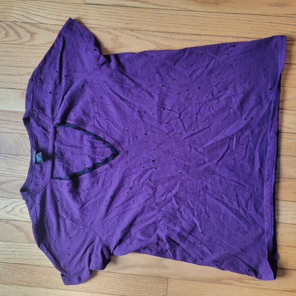Torrid Distressed Purple Short Sleeve V-Neck T-Shirt With Lace Details 0 Large - Picture 8 of 9